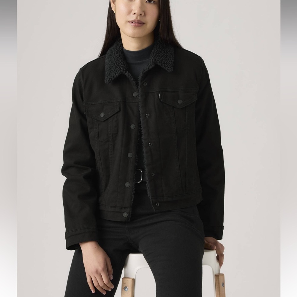 Levi’s Original Sherpa Trucker Jacket- Size Medium